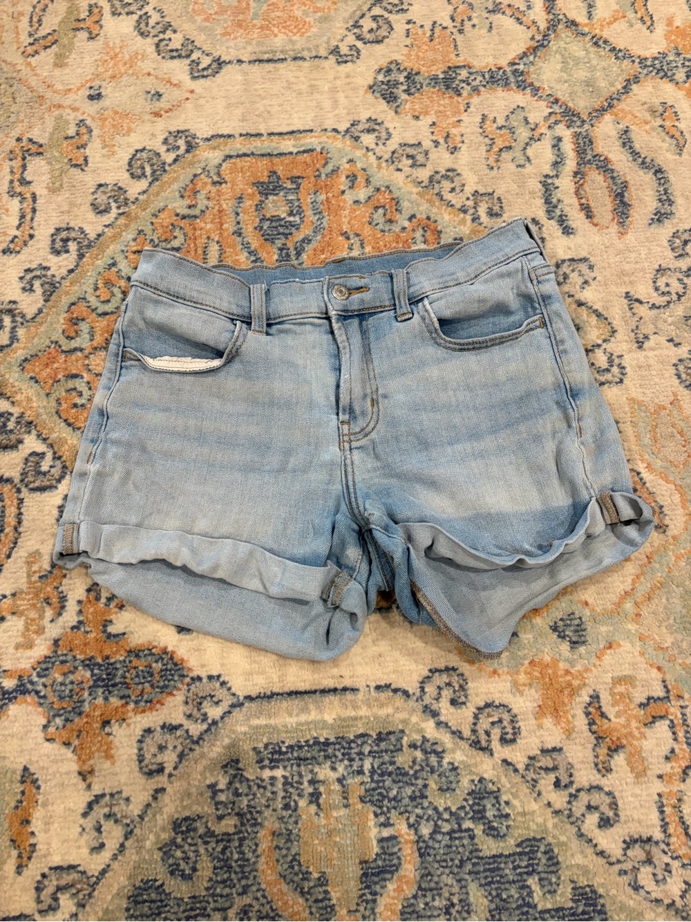 Old Navy Light Wash Denim Roll-Cuff Women's Shorts